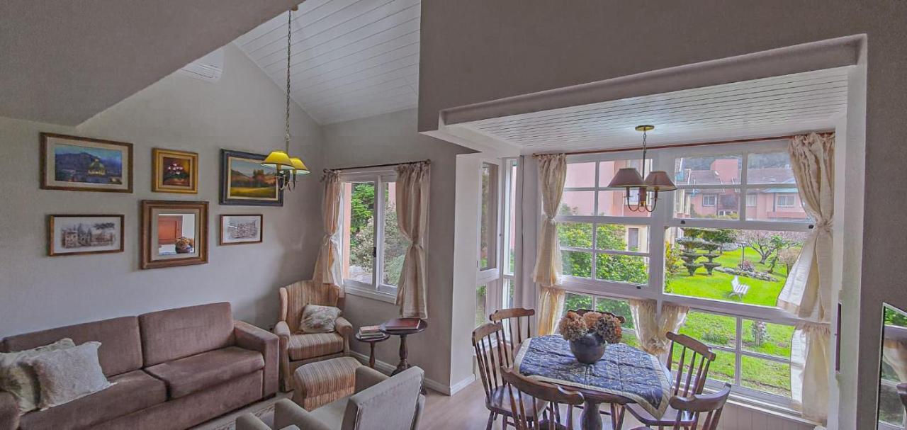 Duplex Floresta Negra - Sua Base Perfeita Em Gramado! Otima Localizacao Lagonegro 500M - 02 Quartos E 02 Banheiros Para Familia Em Condominio Fechad0, Cozinha Completa Com Garagem E Portaria 24H エクステリア 写真