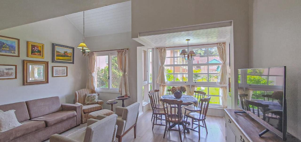 Duplex Floresta Negra - Sua Base Perfeita Em Gramado! Otima Localizacao Lagonegro 500M - 02 Quartos E 02 Banheiros Para Familia Em Condominio Fechad0, Cozinha Completa Com Garagem E Portaria 24H エクステリア 写真