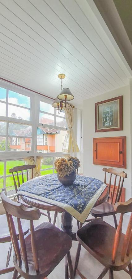 Duplex Floresta Negra - Sua Base Perfeita Em Gramado! Otima Localizacao Lagonegro 500M - 02 Quartos E 02 Banheiros Para Familia Em Condominio Fechad0, Cozinha Completa Com Garagem E Portaria 24H エクステリア 写真